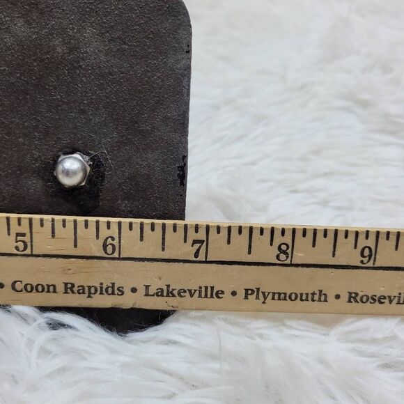 Lodge Rectangular Grill Press  6.75” x 4.5 - Picture 4 of 5